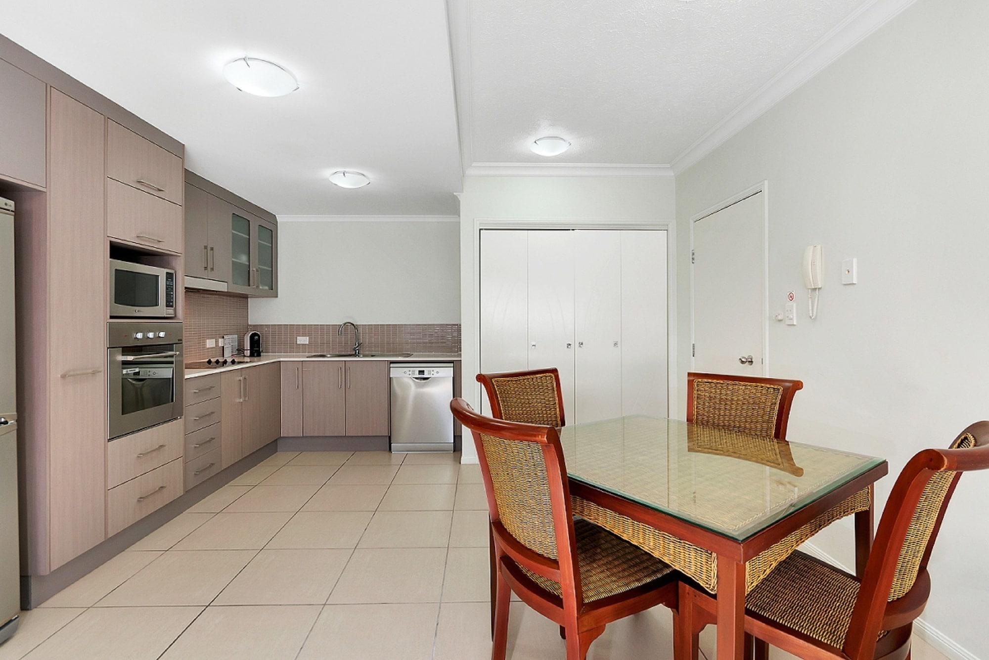 Elysium Apartments Palm Cove Exteriör bild