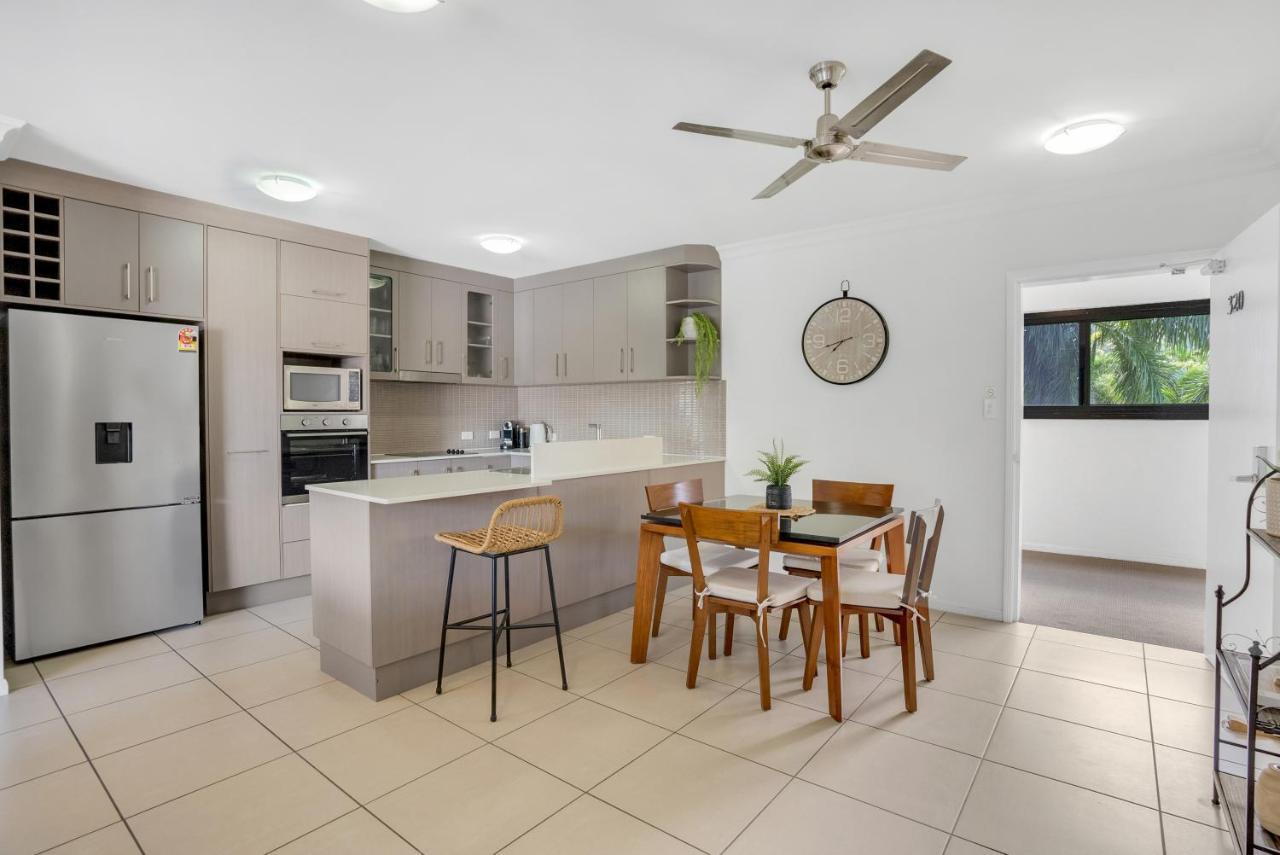 Elysium Apartments Palm Cove Exteriör bild