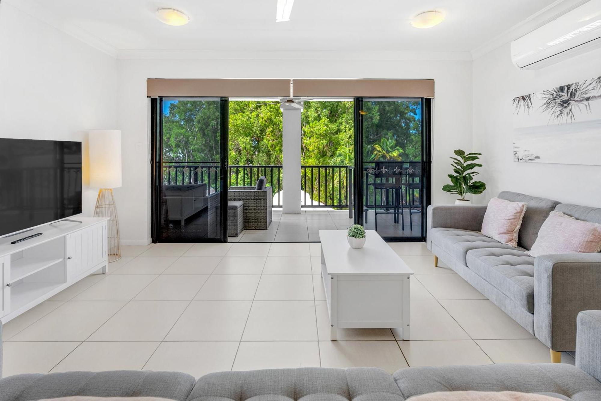 Elysium Apartments Palm Cove Exteriör bild