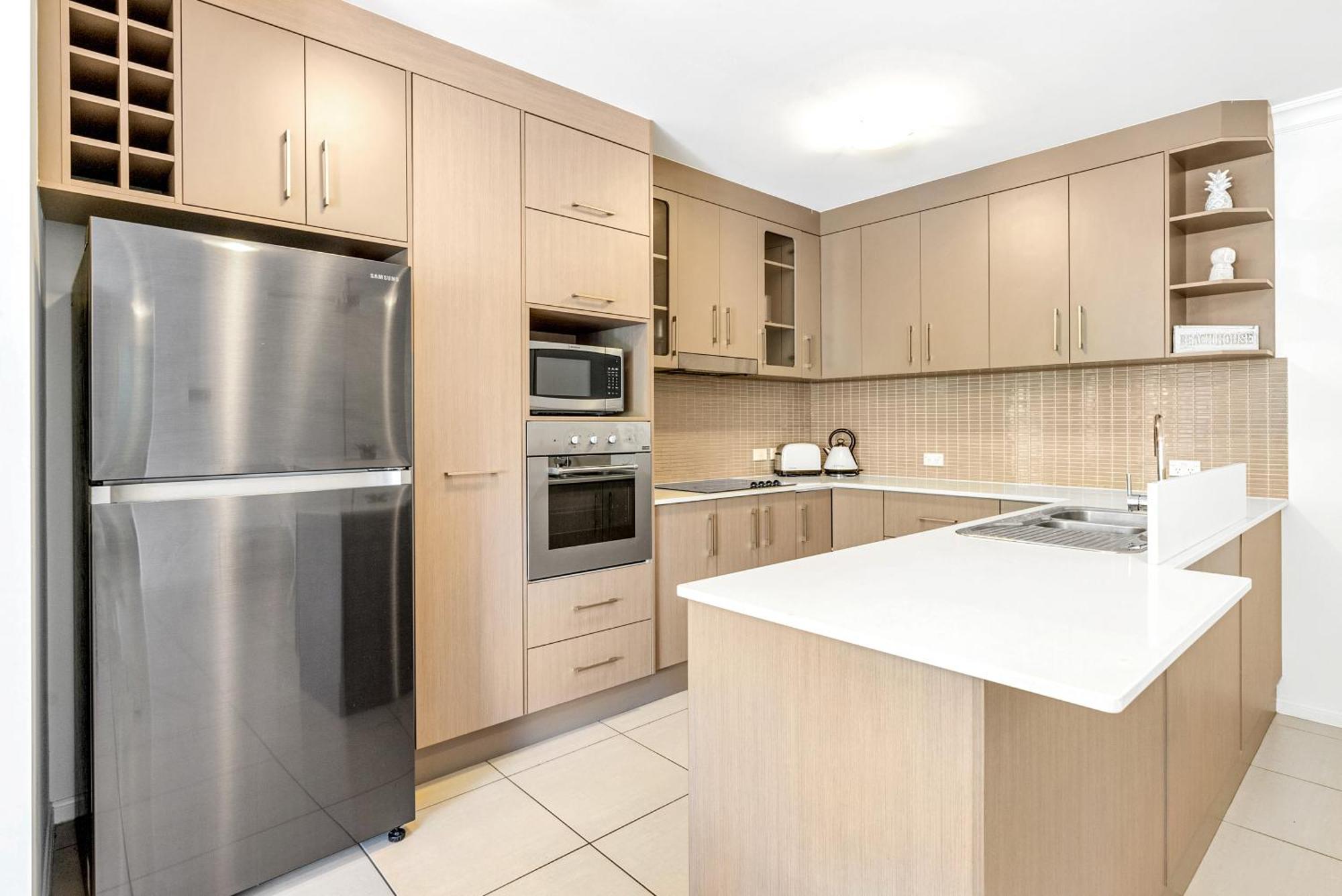 Elysium Apartments Palm Cove Exteriör bild