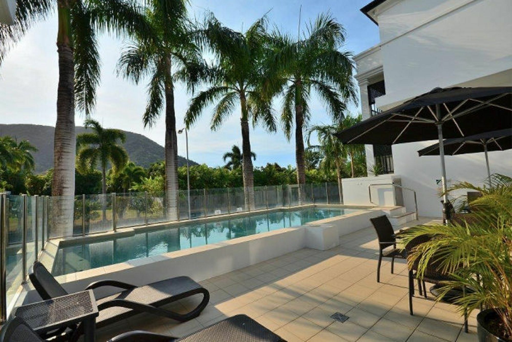 Elysium Apartments Palm Cove Exteriör bild
